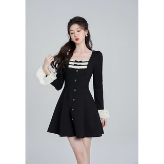 đầm đen phối tay xoè thiểu thư