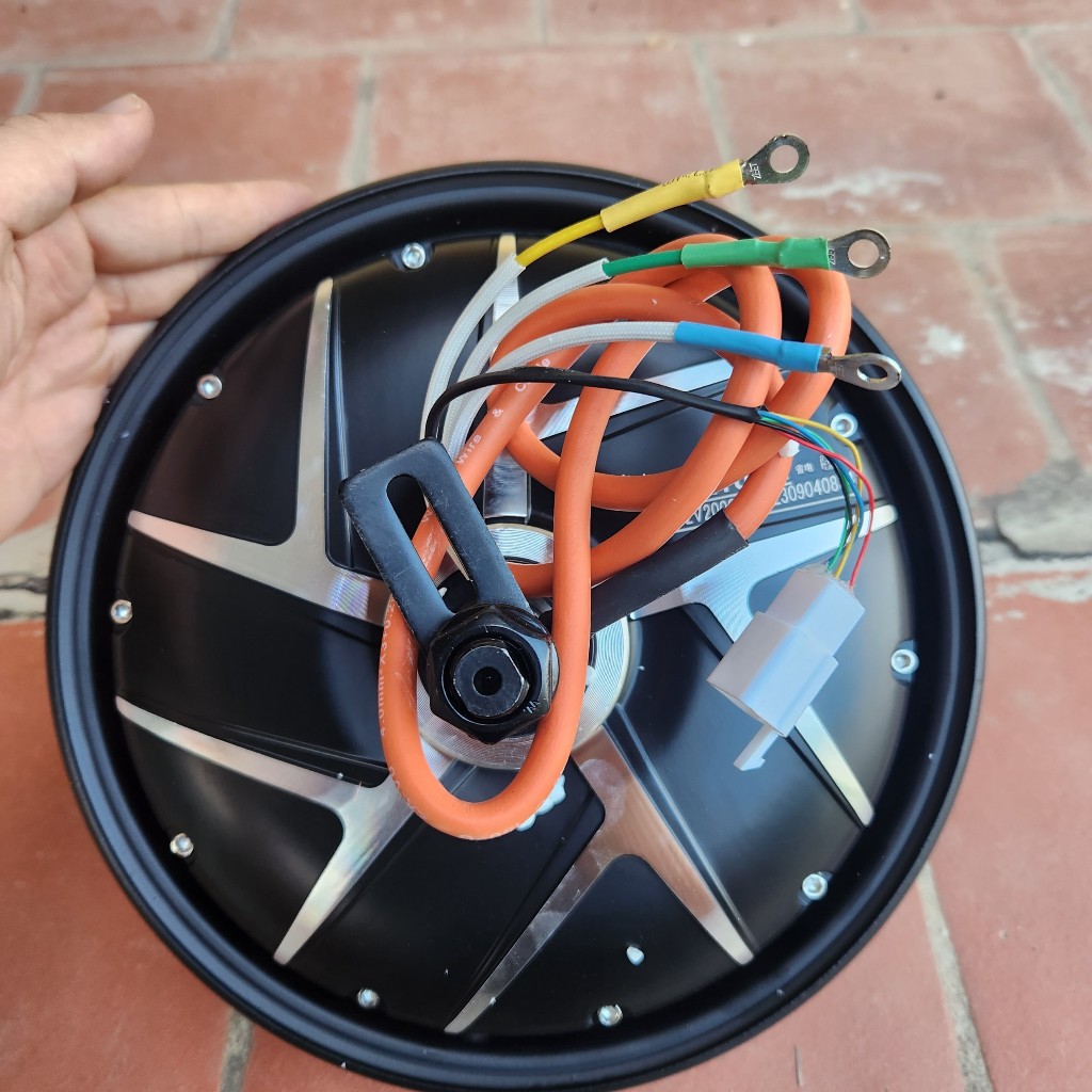 Động cơ yuma motor 2000w 10 inch dual hall