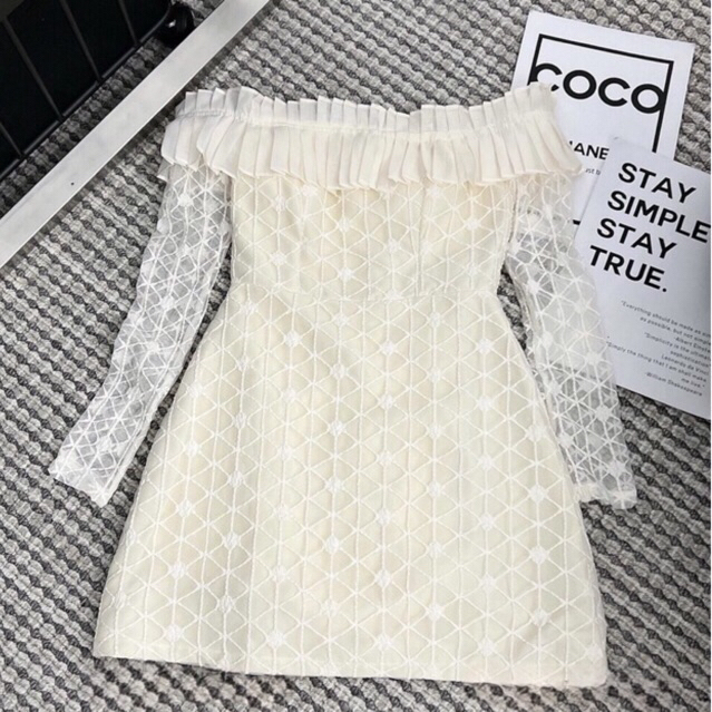 JENNYCLOSET | Đầm trễ vai ren dài tay nhẹ nhàng tiểu thư , Váy dự tiệc phong cách sang chảnh