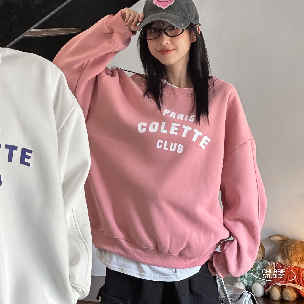 CHUBBIE © PARIS COLETTE CLUB Sweater - Áo Sweater in chữ, chất liệu nỉ bông, form xuông rộng unisex