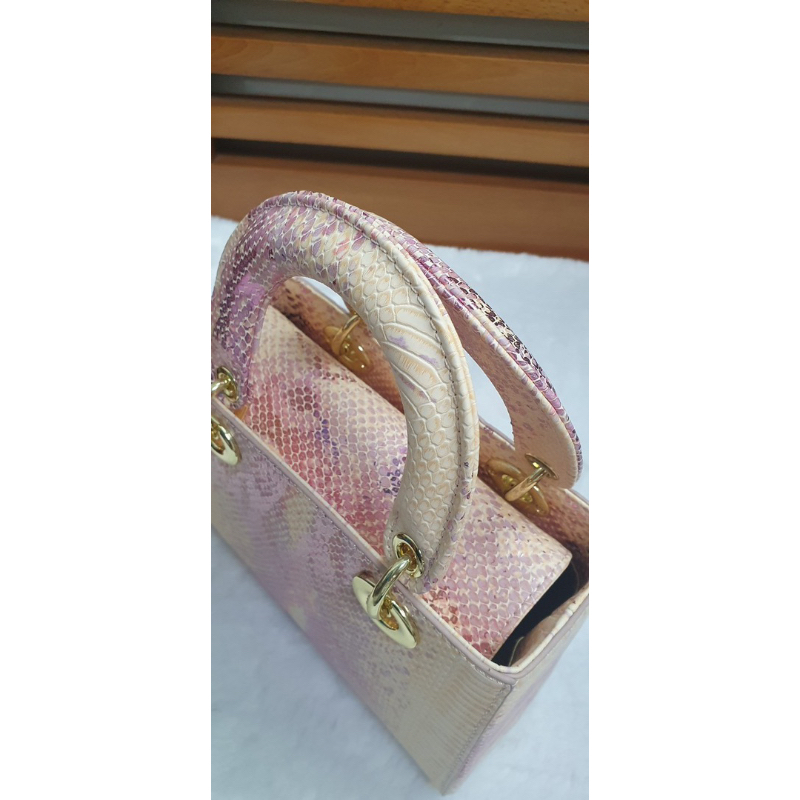 Túi xách cầm tay nữ, CD form