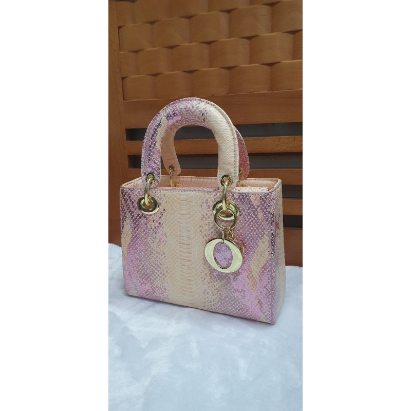 Túi xách cầm tay nữ, CD form