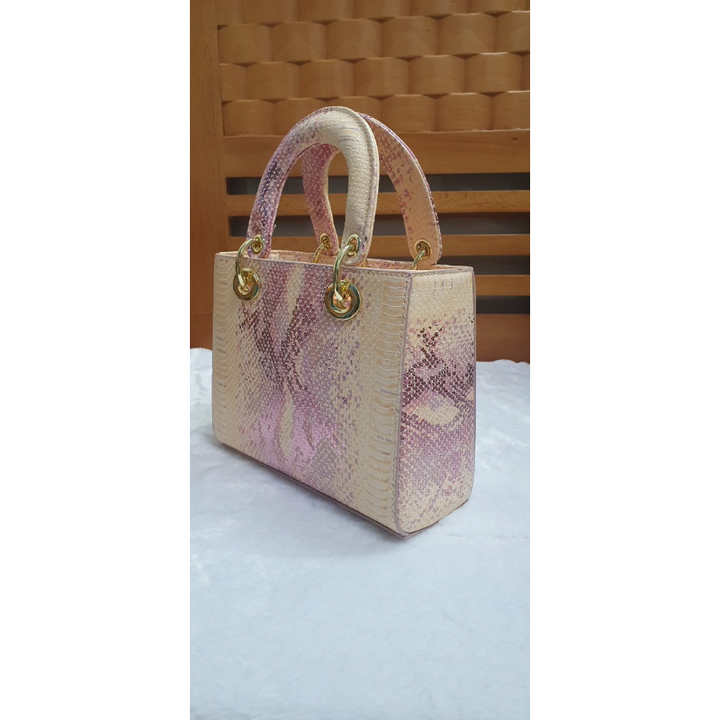 Túi xách cầm tay nữ, CD form