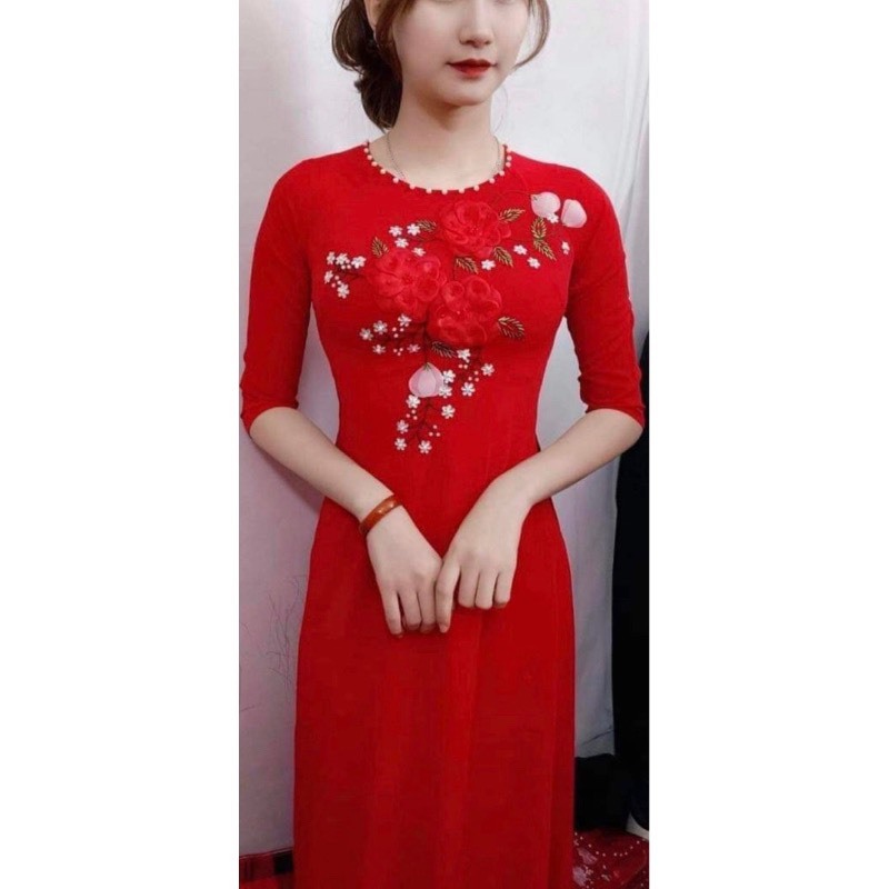 Áo dài thêu hoa cổ tròn tay lỡ kèm quần