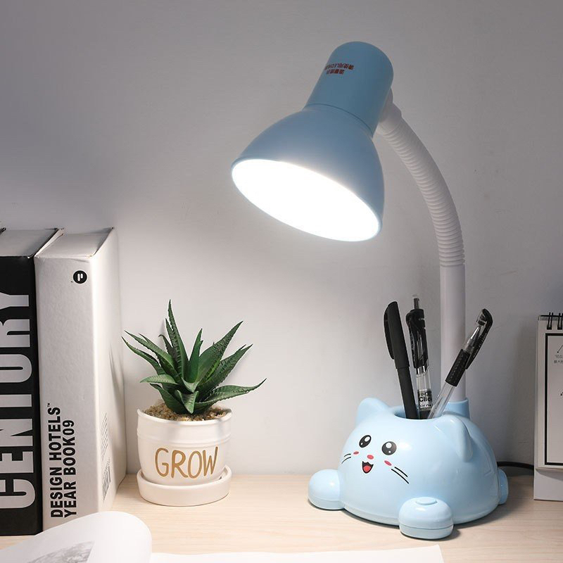 ĐÈN HỌC ĐỂ BÀN HÌNH MÈO CUTE CHỐNG CẬN CÓ ỐNG CẮM BÚT CHO BÉ TRAi BÉ GÁI