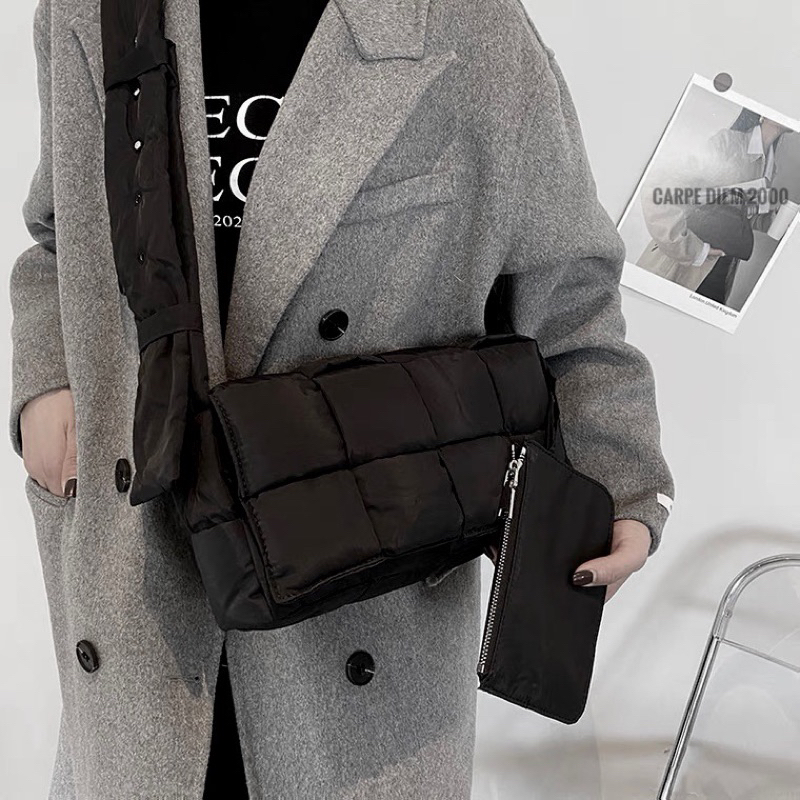 Puffy Trumpet Bag - Túi phao ô vuông đeo chéo unisex. Có màu đen, xanh dương, xanh lá