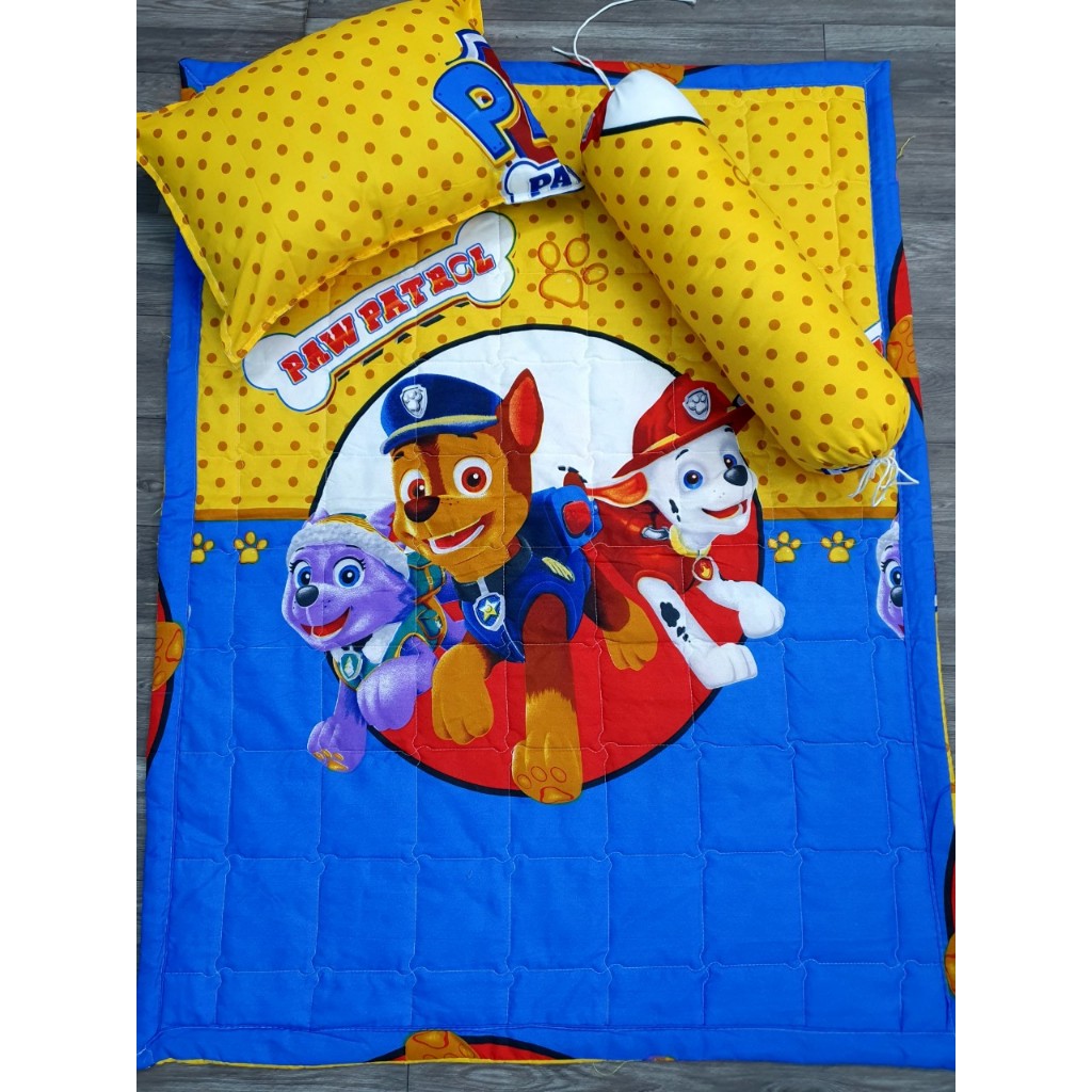 Chăn mền cho bé đi nhà trẻ