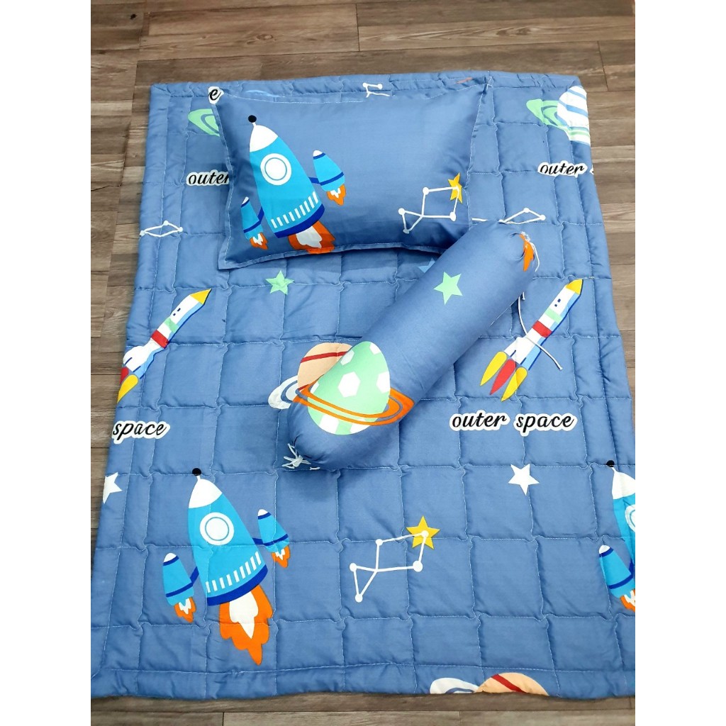 Chăn mền cho bé đi nhà trẻ