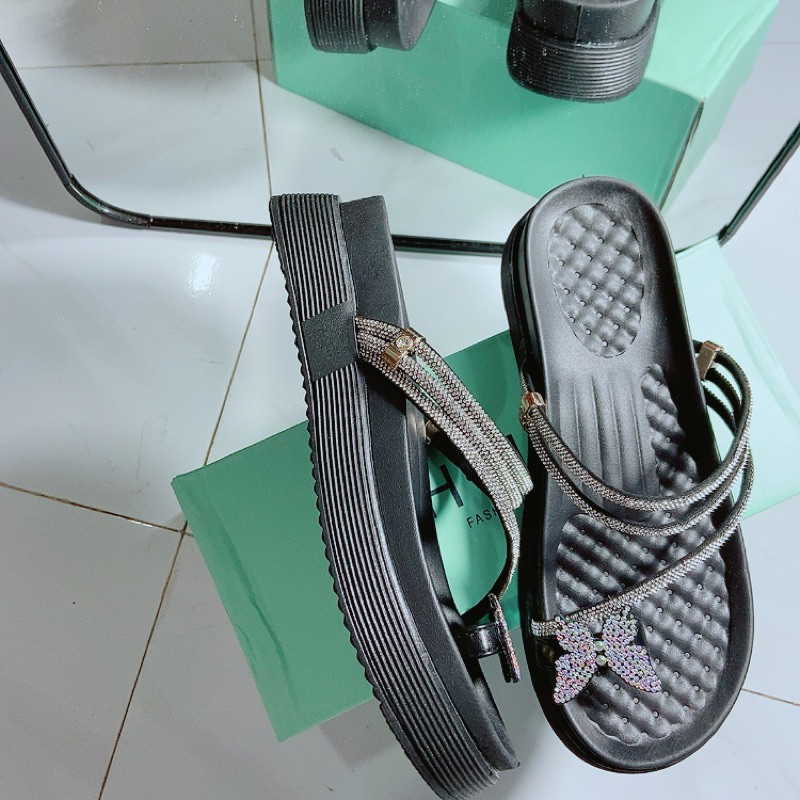 Dép sục sandal đế cao xỏ ngón đính đá đế bằng