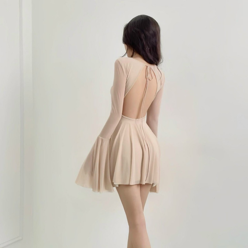 Đầm xòe nữ thun gân tăm kiểu hở lưng tay dài loe form ngắn xinh xắn