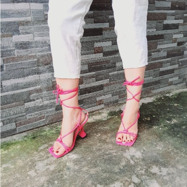 Giày sandal cột dây quai mảnh phối dây đan gót trụ 9 phân
