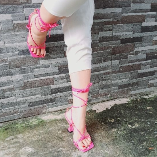 Giày sandal cột dây quai mảnh phối dây đan gót trụ 9 phân
