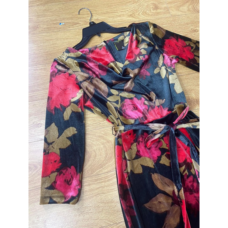 Đầm nhung Taylor xịn đẹp. Lên dáng bao sang luôn ạ.