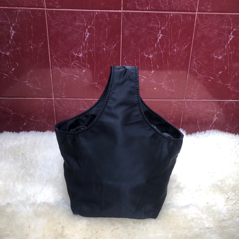 Túi chuẩn si. Túi qua sử dụng. Khách vui lòng xem hình nếu muốn biết thêm thông tin sản phẩm mời khách vô chat . Thanks.