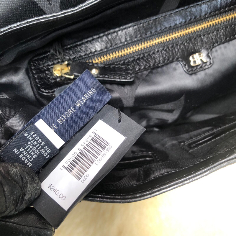 Túi chuẩn si. Túi qua sử dụng. Khách vui lòng xem hình nếu muốn biết thêm thông tin sản phẩm mời khách vô chat . Thanks.