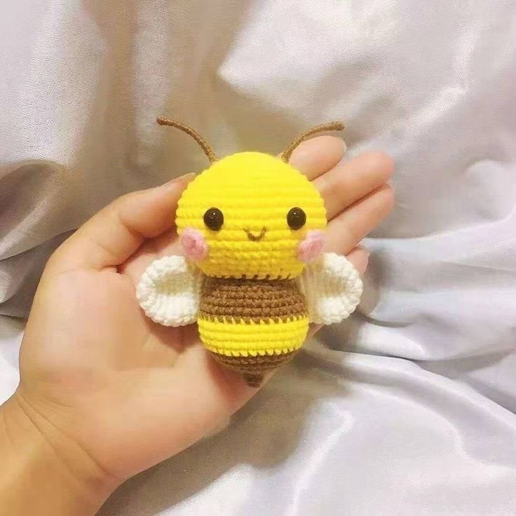 Móc Khóa Con Ong Vàng Đáng Yêu