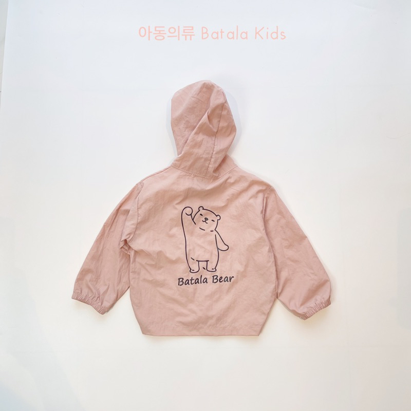 Áo khoác gió mỏng liền mũ cho bé trai, bé gái Batala kids chất liệu vải gió mềm nhẹ cho bé từ 10- 22kg AOGIO