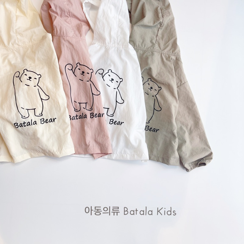Áo khoác gió mỏng liền mũ cho bé trai, bé gái Batala kids chất liệu vải gió mềm nhẹ cho bé từ 10- 22kg AOGIO