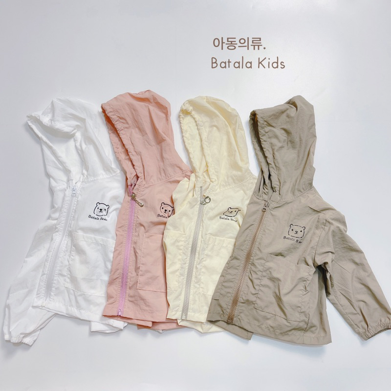 Áo khoác gió mỏng liền mũ cho bé trai, bé gái Batala kids chất liệu vải gió mềm nhẹ cho bé từ 10- 22kg AOGIO
