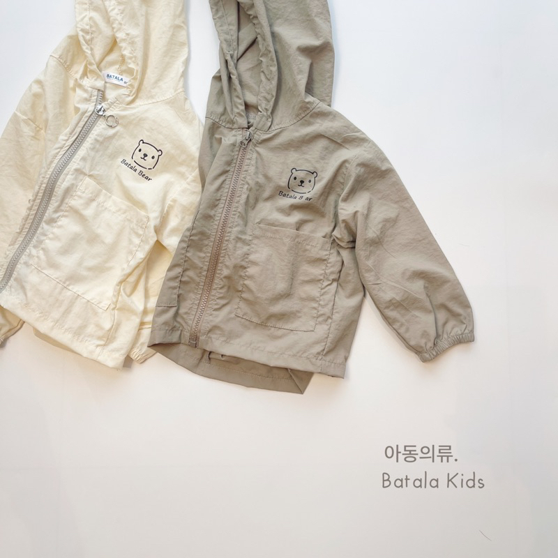 Áo khoác gió mỏng liền mũ cho bé trai, bé gái Batala kids chất liệu vải gió mềm nhẹ cho bé từ 10- 22kg AOGIO