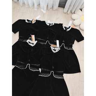 Váy nhung cổ ren cut out khâu đá
