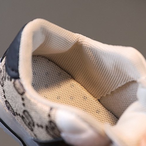 Giầy thể thao Quảng Châu cao cấp có đèn LED 2023 cho bé trai và bé gái mã mới full box GD59