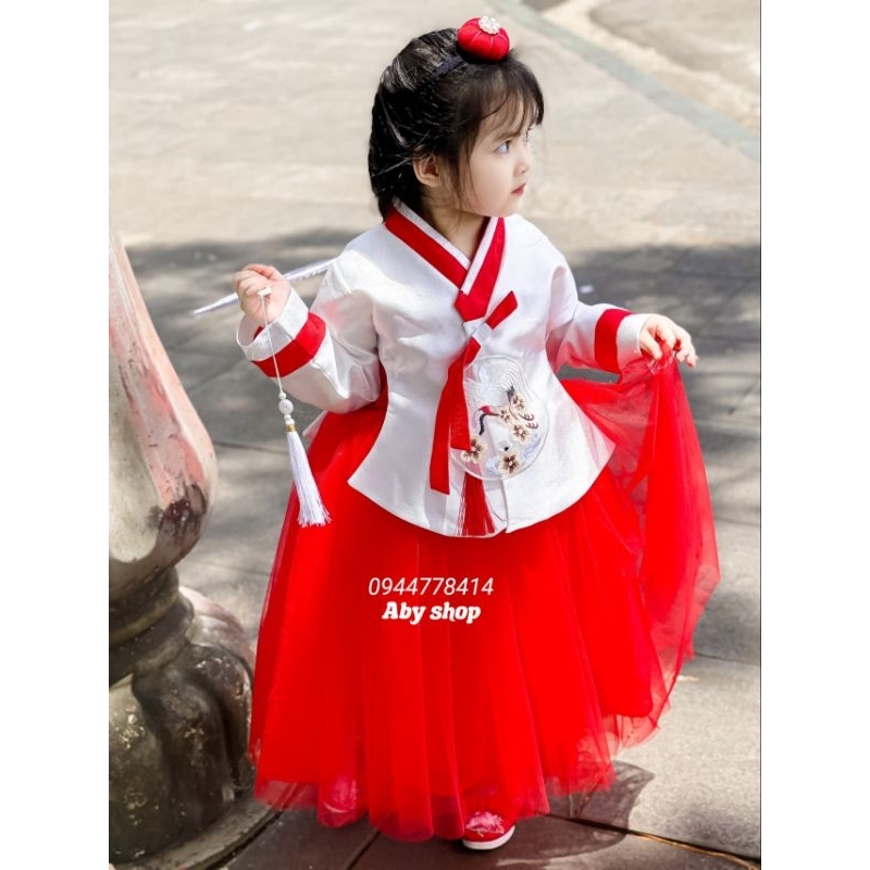 Váy hanbok xinh cho bé