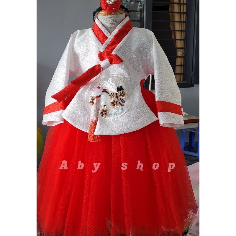 Váy hanbok xinh cho bé