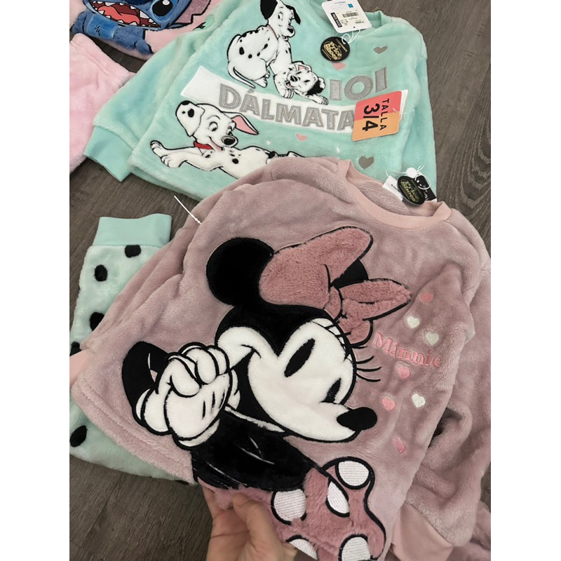 Bộ lông hình nổi thêu đắp bé gái