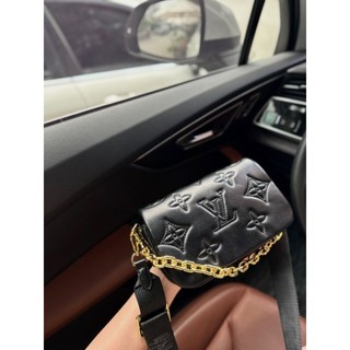 Túi   L    V WALLET BUBBLEGRAM