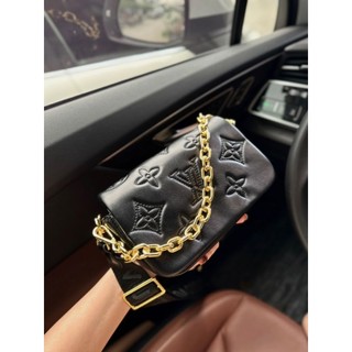 Túi   L    V WALLET BUBBLEGRAM