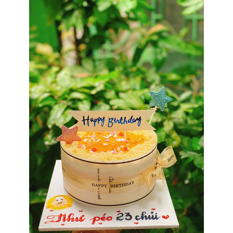 Bánh bông lan trứng muối sinh nhật