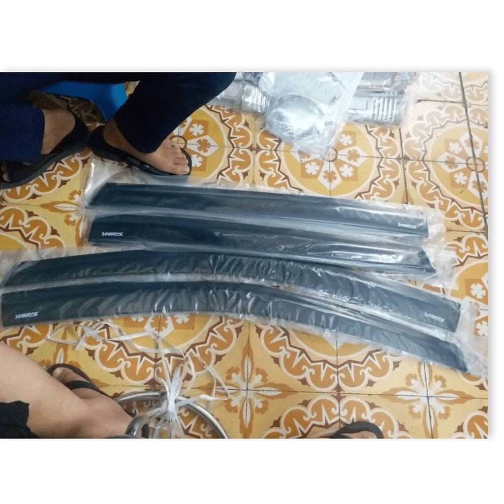Vè che mưa xe Toyota #Yaris 2019 2020 2021 2022 2023 Nhựa đen - Hàng Thái Cao Cấp