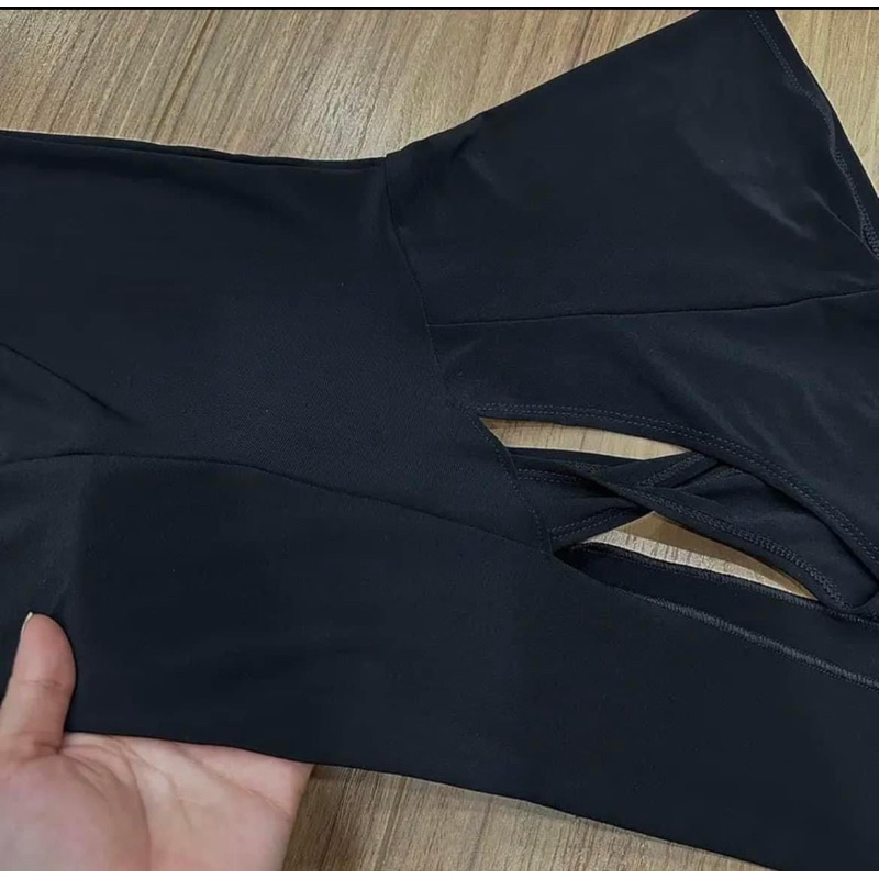 ÁO KHOÁC CROPTOP CÓ MŨ KHOÉT VAI TAY DÀI