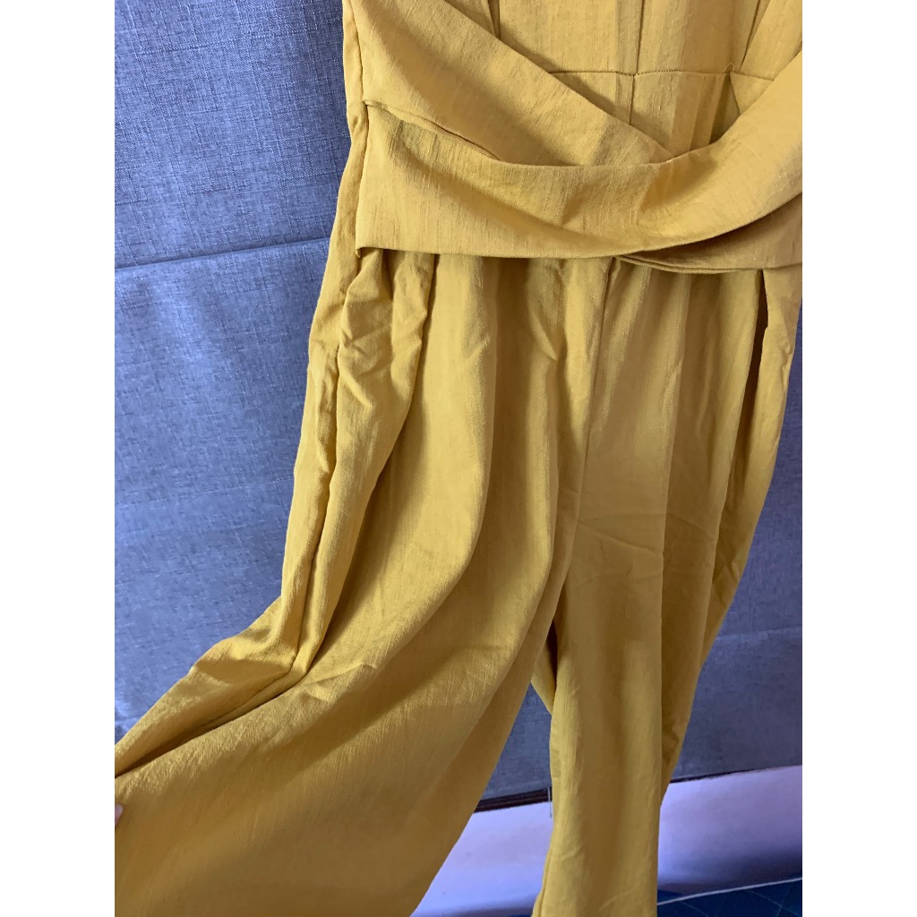 PASS - Jumpsuit vàng