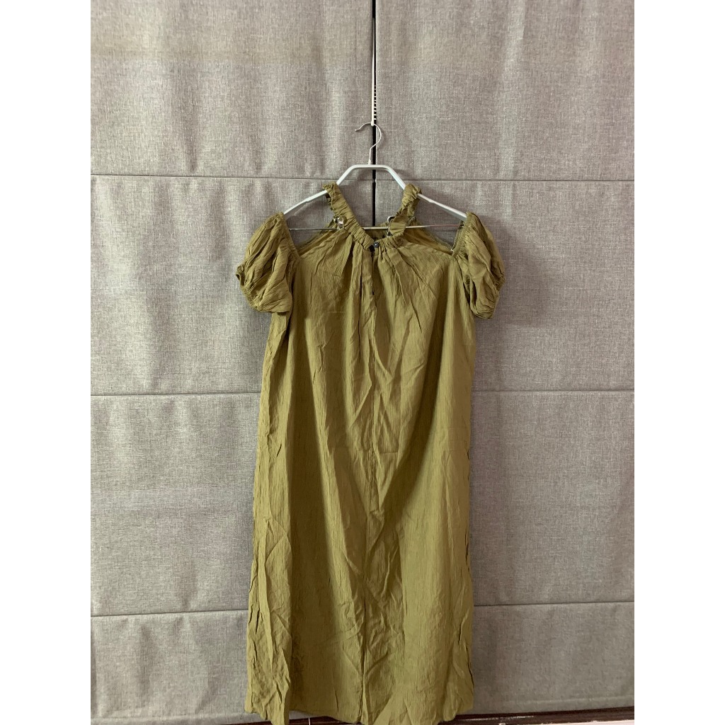 PASS - Váy liền khoét vai xanh bơ đậm