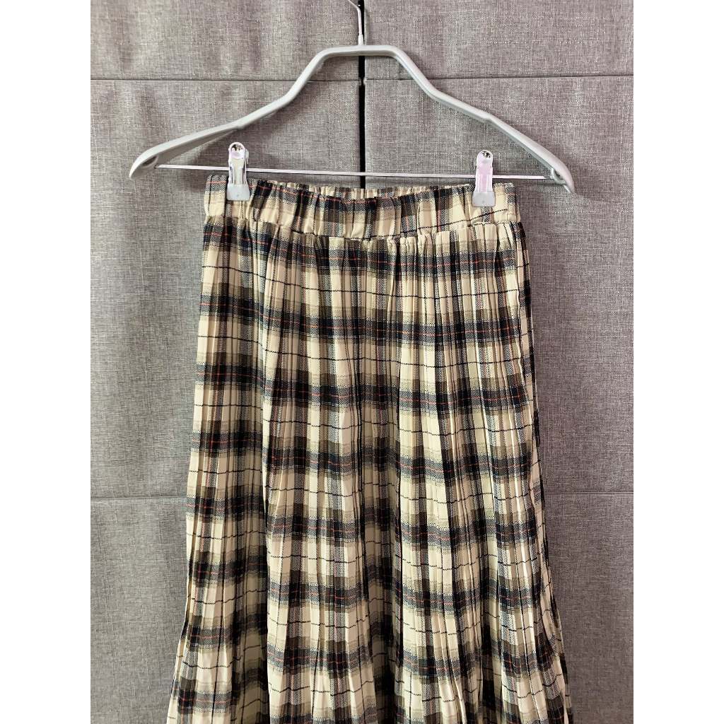 PASS - Chân váy xòe kẻ eo chun