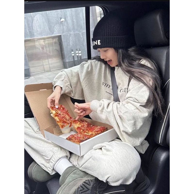 Áo sweater Why I Love Cats giống Lisa Blackpink