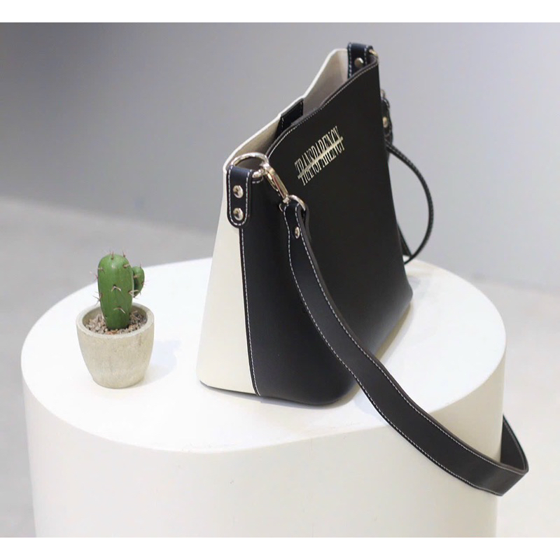 Túi tran bucket đeo chéo