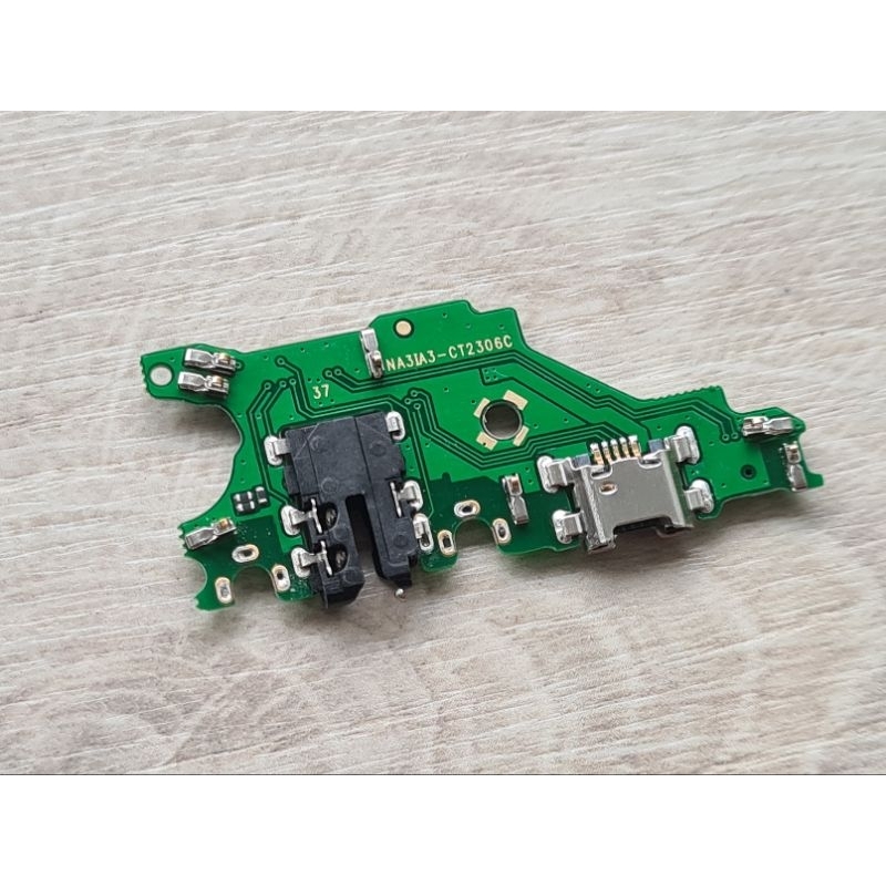 Cụm sạc Huawei Nova 3i , có IC