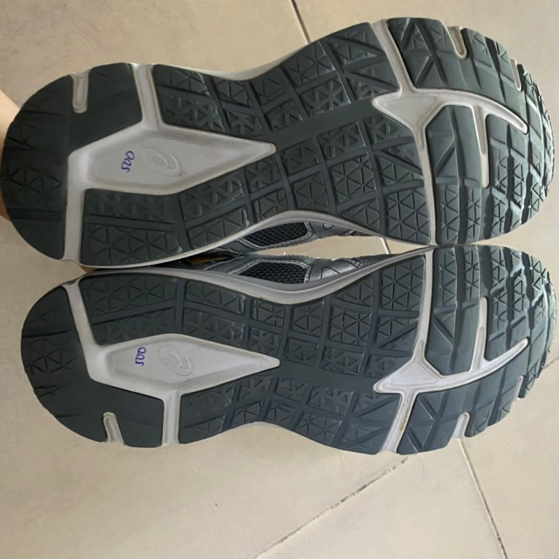 Giày chính hãng đã qua sử dụng