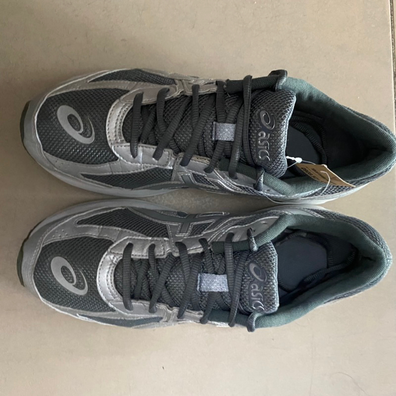 Giày chính hãng đã qua sử dụng