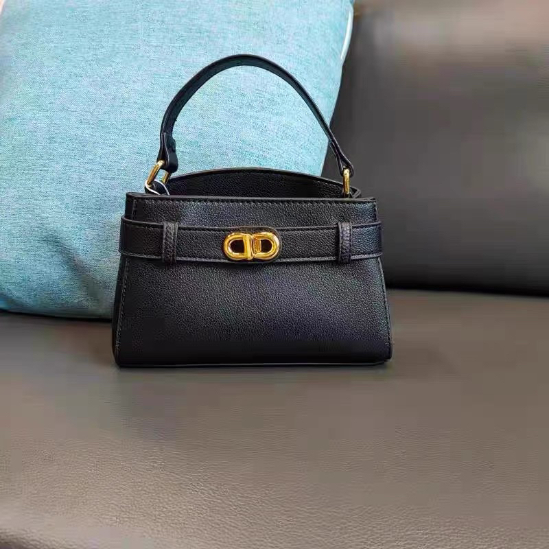 TÚI ĐEN DÁNG BASIC