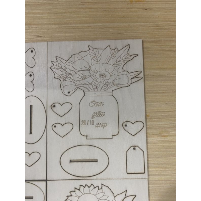 Tranh hoa tô màu đê bàn bằng gỗ