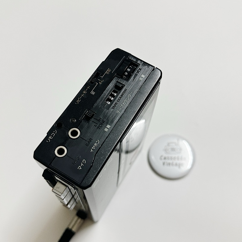 Máy cassette cầm tay Sony R1 Cổ Điển