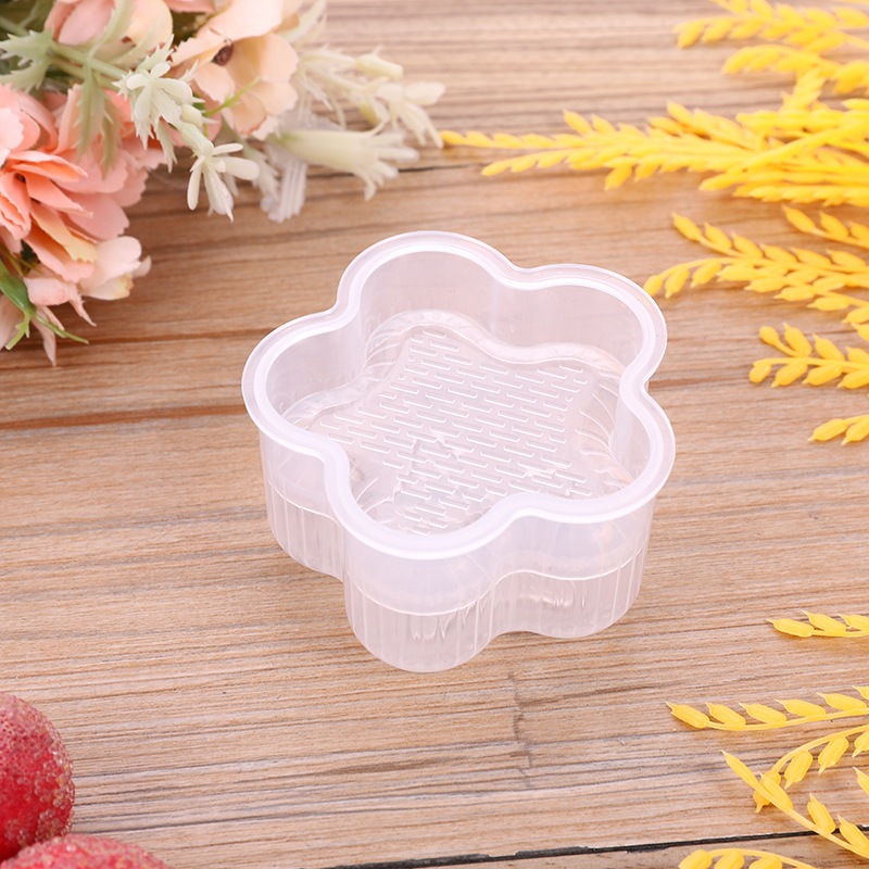 Khuôn ép tạo hình cơm cho bé ăn dặm - Nhiều hình dễ thương
