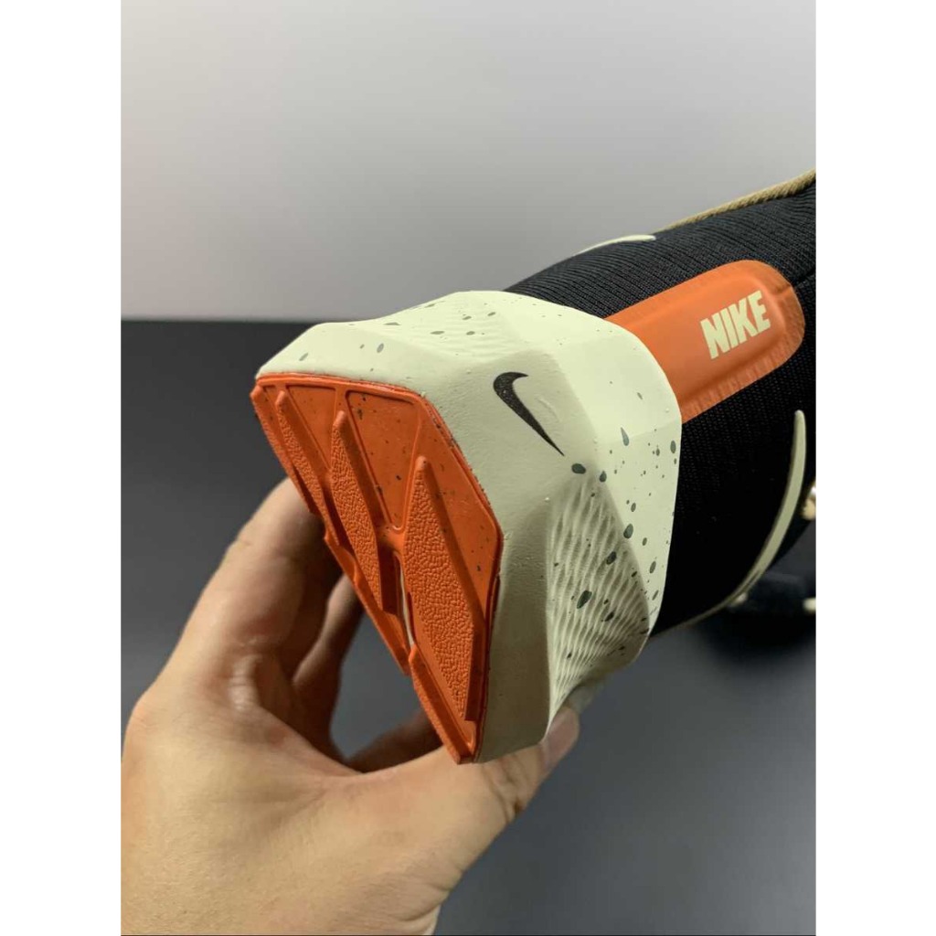 Giày chạy bộ Nike Pegasus 39 Nam màu đen được thiết kế dành cho những vận động viên chạy ở cấp độ < 20 km