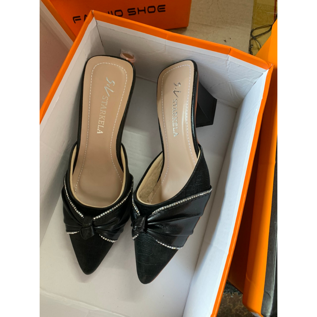 Giày Sục Nữ Mũi Nhọn Đế Vuông 5 Phân, Giày Cao Gót Da Mềm Phối Nơ Đính Đá Thời Trang