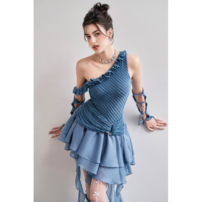 Letitia Studio - Đầm vai xéo ôm body, váy xoè tua rua, vải thun 4D và voan ánh kim Sapphire Dress