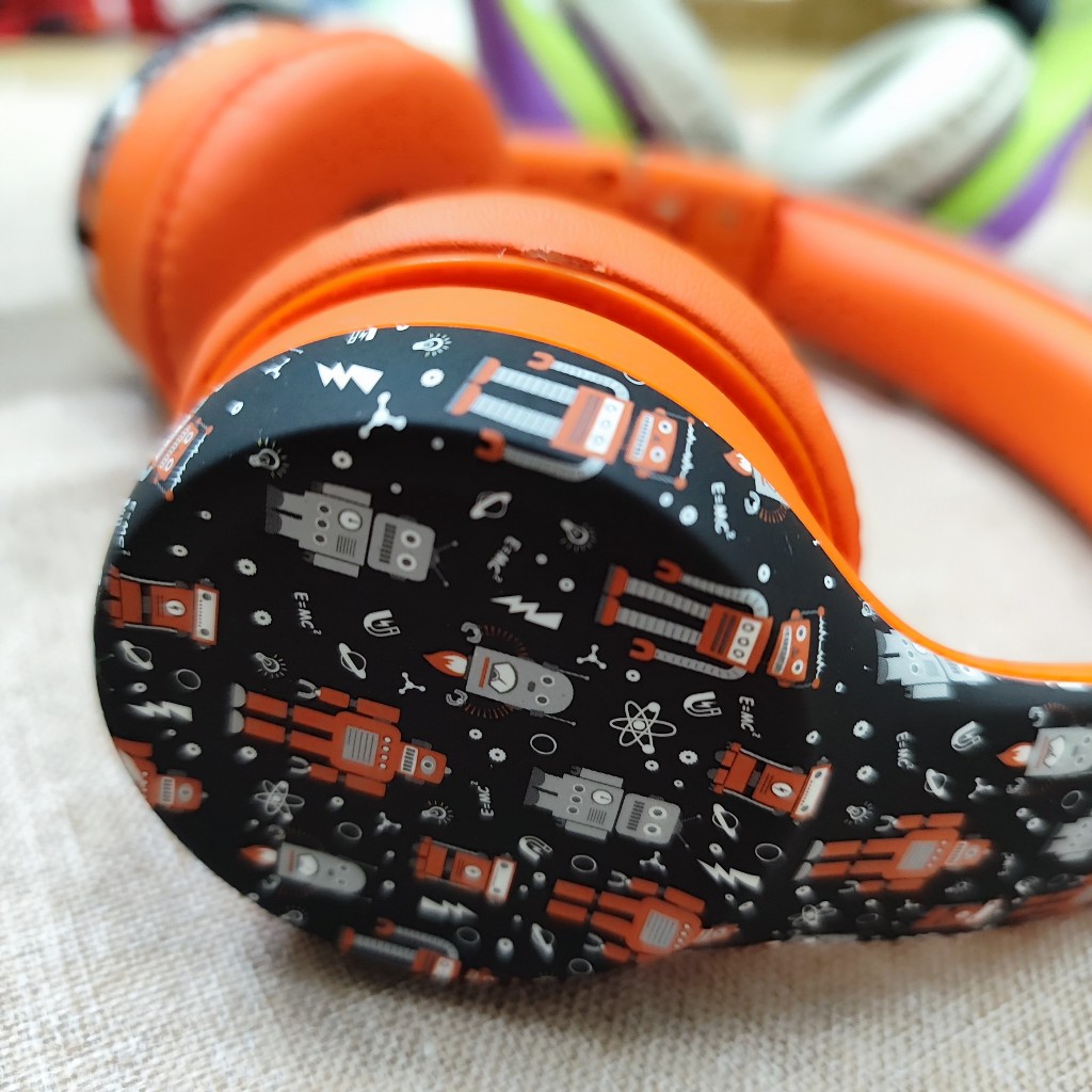 Tai nghe size nhỏ nhiều màu không rõ tình trạng